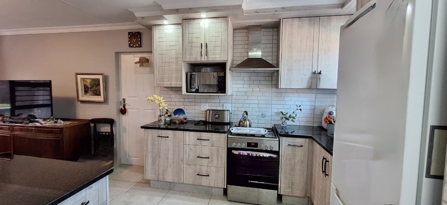 2 Bedroom Property for Sale in Dana Bay Western Cape